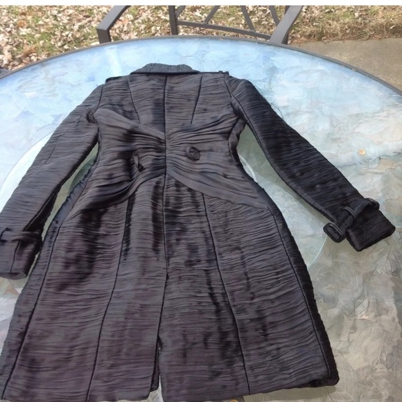 $2590. Burberry Prorsum Runway pleated Silk Coat - Picture 4 of 8